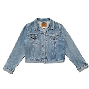 Vintage Levi's Women's Denim Trucker Jacket Size L.